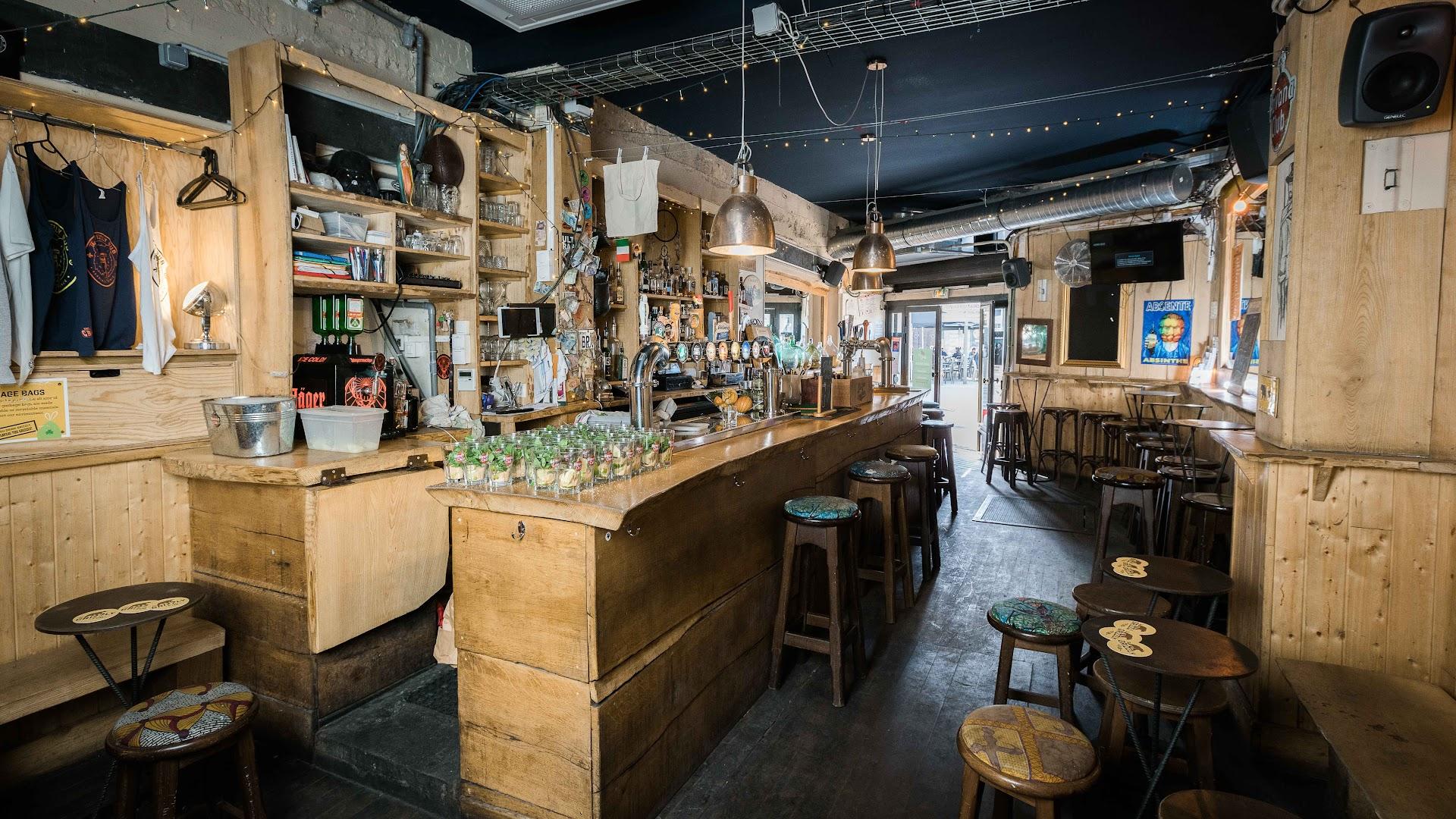 The Grizzly Pub - Photo 3